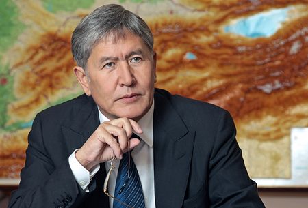 Алмазбек Атамбаев, президент Киргизии